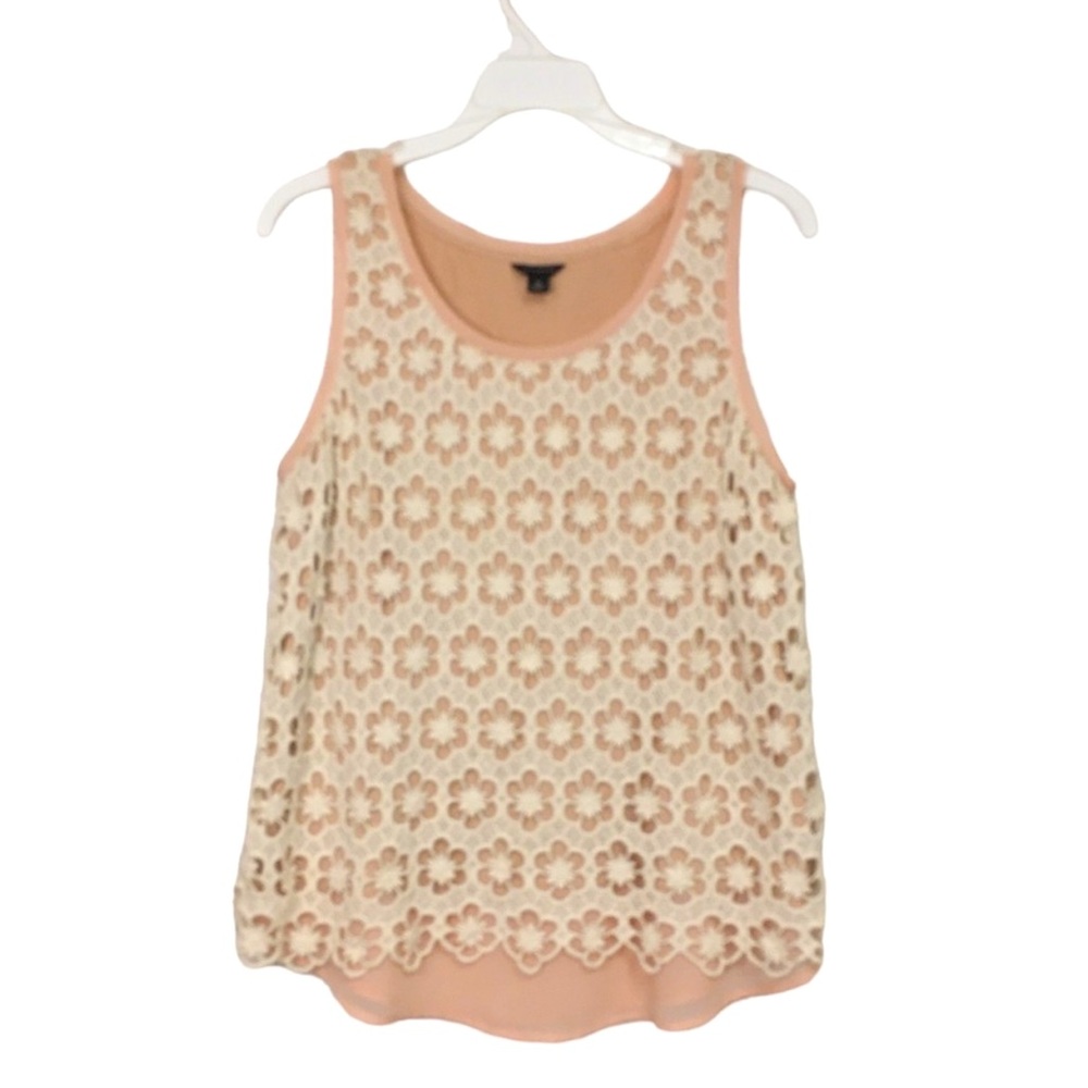Ann Taylor Sleeveless Crochet Lace Top with Blush Lining – Women’s Small